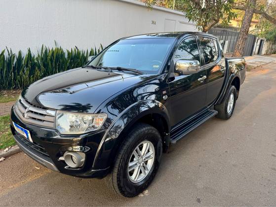 MITSUBISHI L200 TRITON 3.5 HPE 4X4 CD V6 24V FLEX 4P AUTOMÁTICO